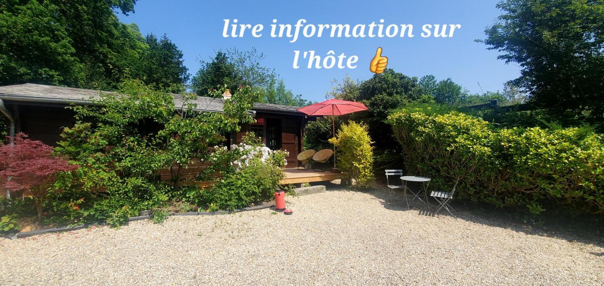 Chalet En Pleine Nature Au Bord D'Un Etang Lanvallay Exterior photo